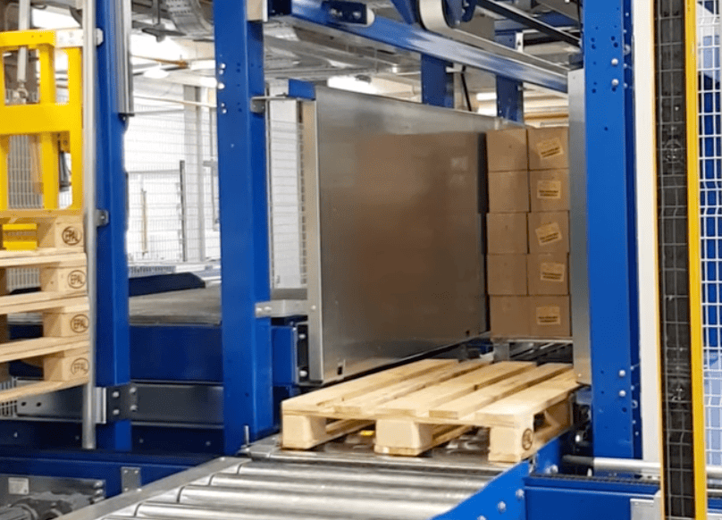 Feature Bild Palettenwechsler Für Kartone In Der Pharmaproduktion