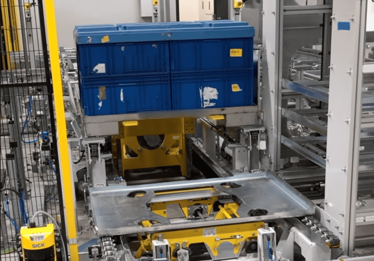 Feature Image Übergabestation Für Großladungsträger Mit Palettenpuffer