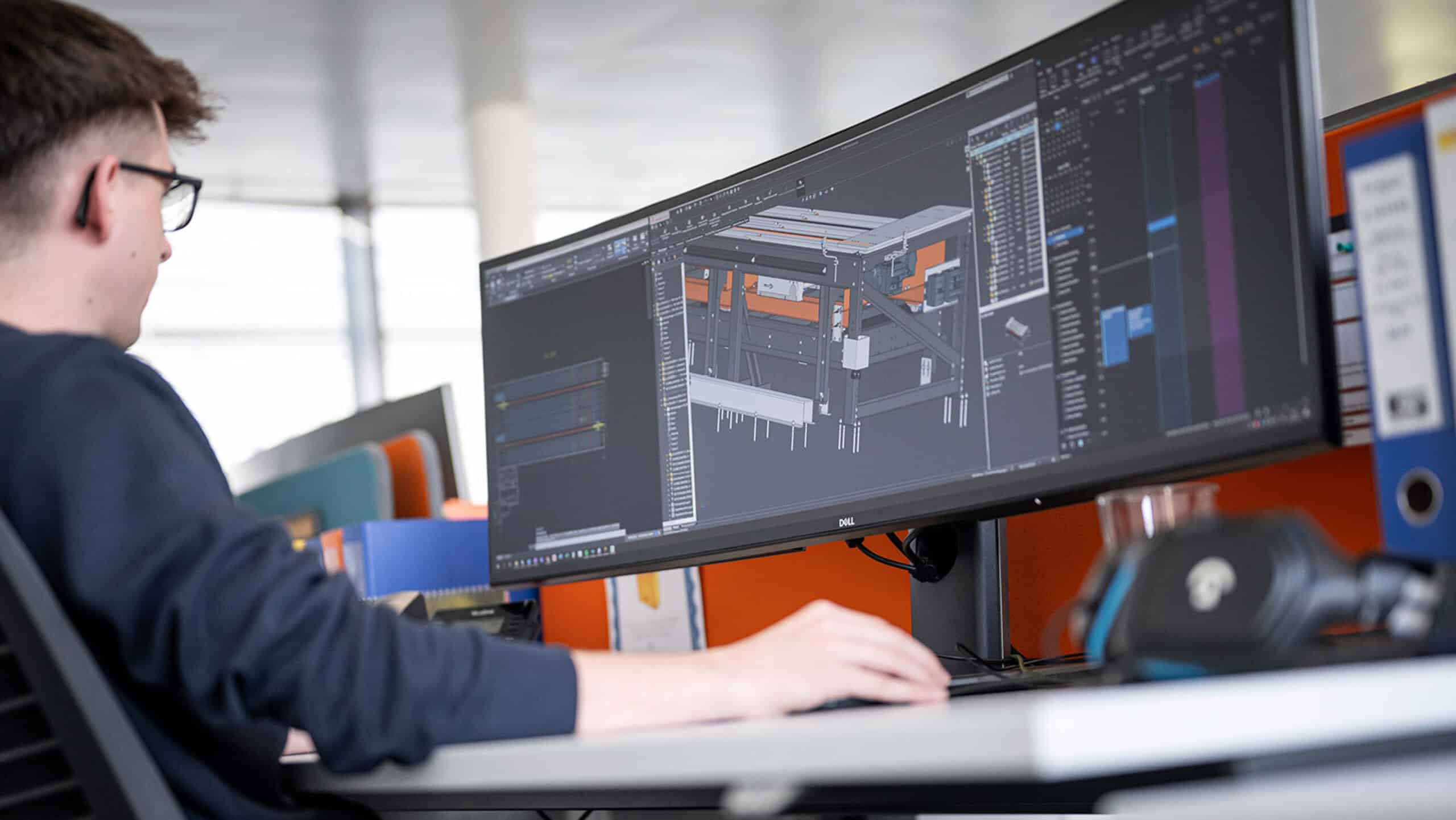 In der Konstruktion gestaltest du praxisnahe Intralogistiklösungen und siehst, wie deine Ideen umgesetzt werden.