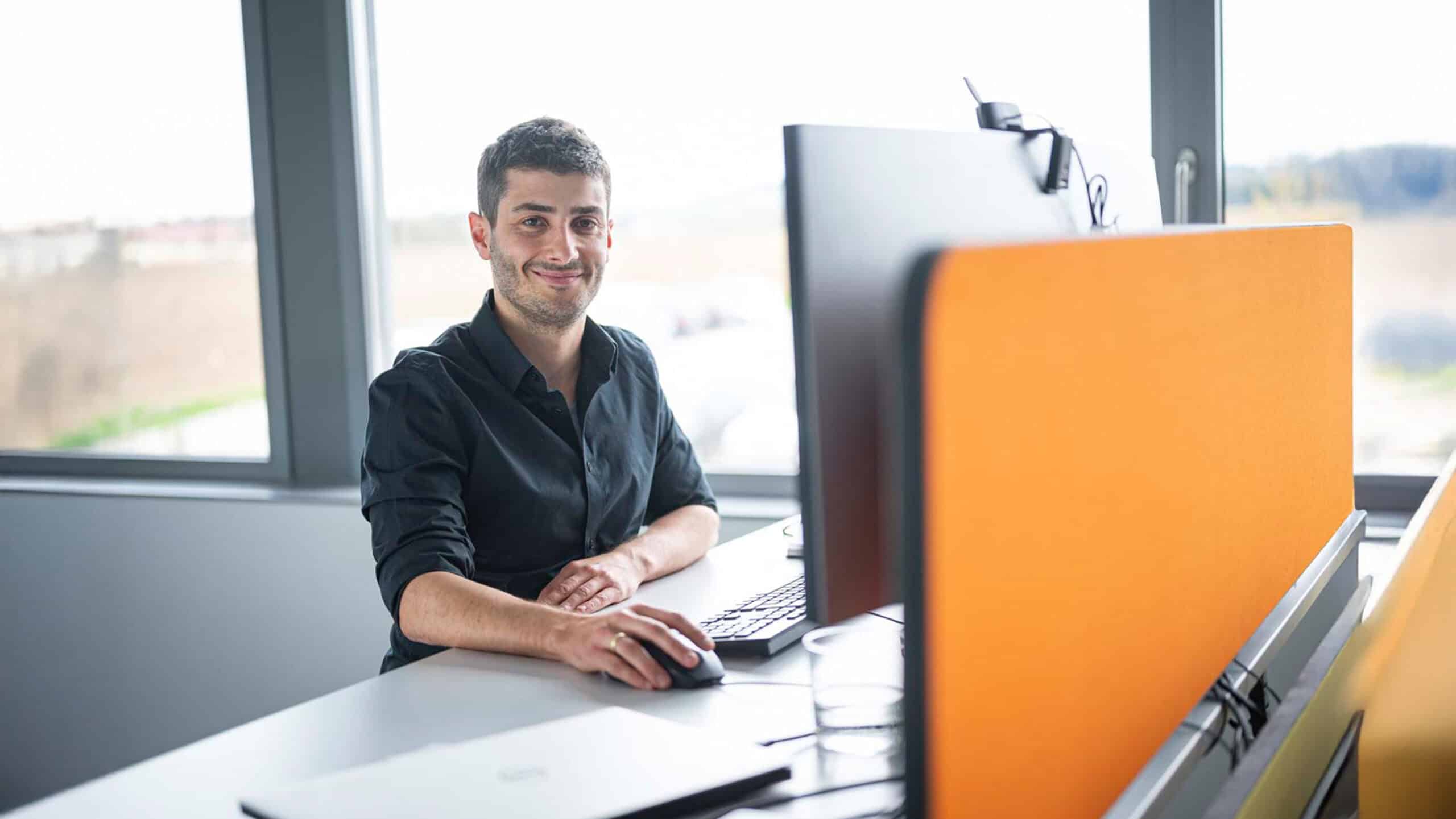 Im Vertrieb und in der Projektierung entwickelst du gemeinsam mit Teams wirtschaftliche Lösungen für unsere Kund:innen.