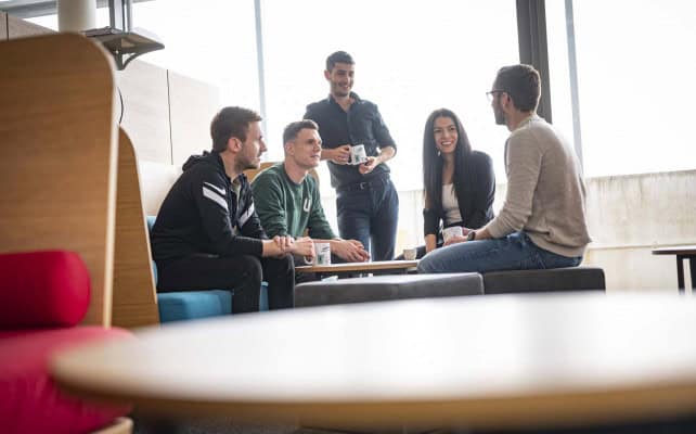 Das Power Team im gemeinsamen Austausch